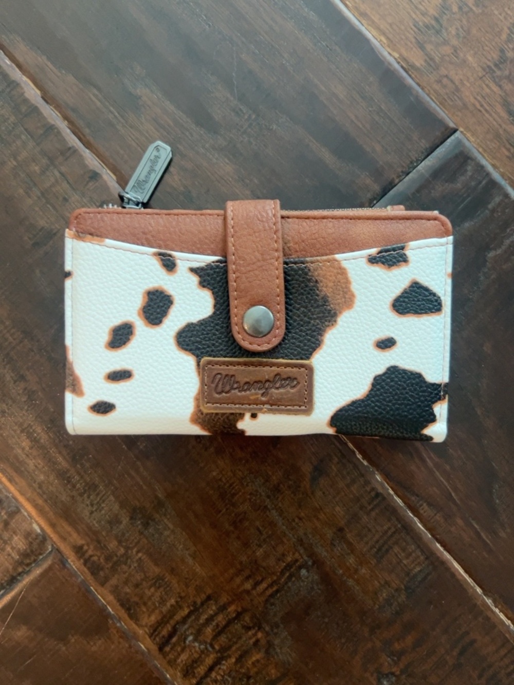 NWT Wrangler Cow Print Bifold Wallet Western Brown Black Zip Pocket